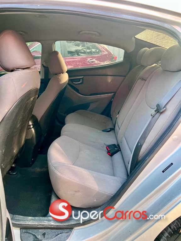 2016 Hyundai Elantra — foto 6 / 9
