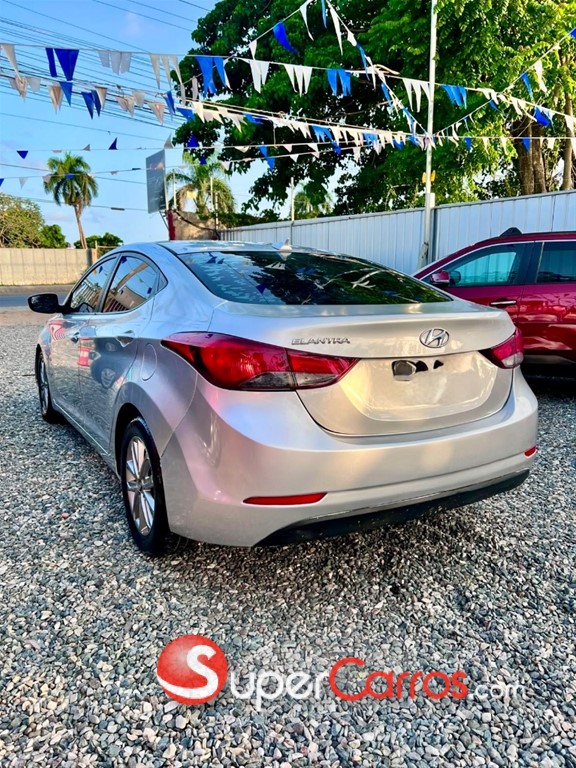 2016 Hyundai Elantra — foto 9 / 9