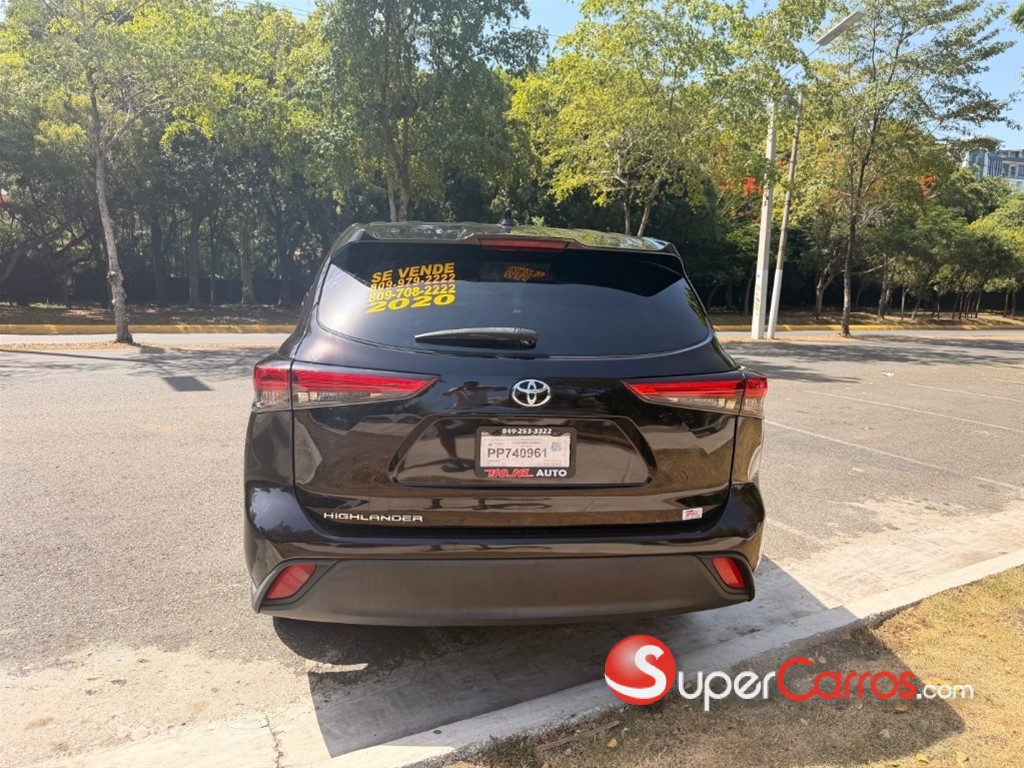 2020 Toyota Highlander L — foto 9 / 12