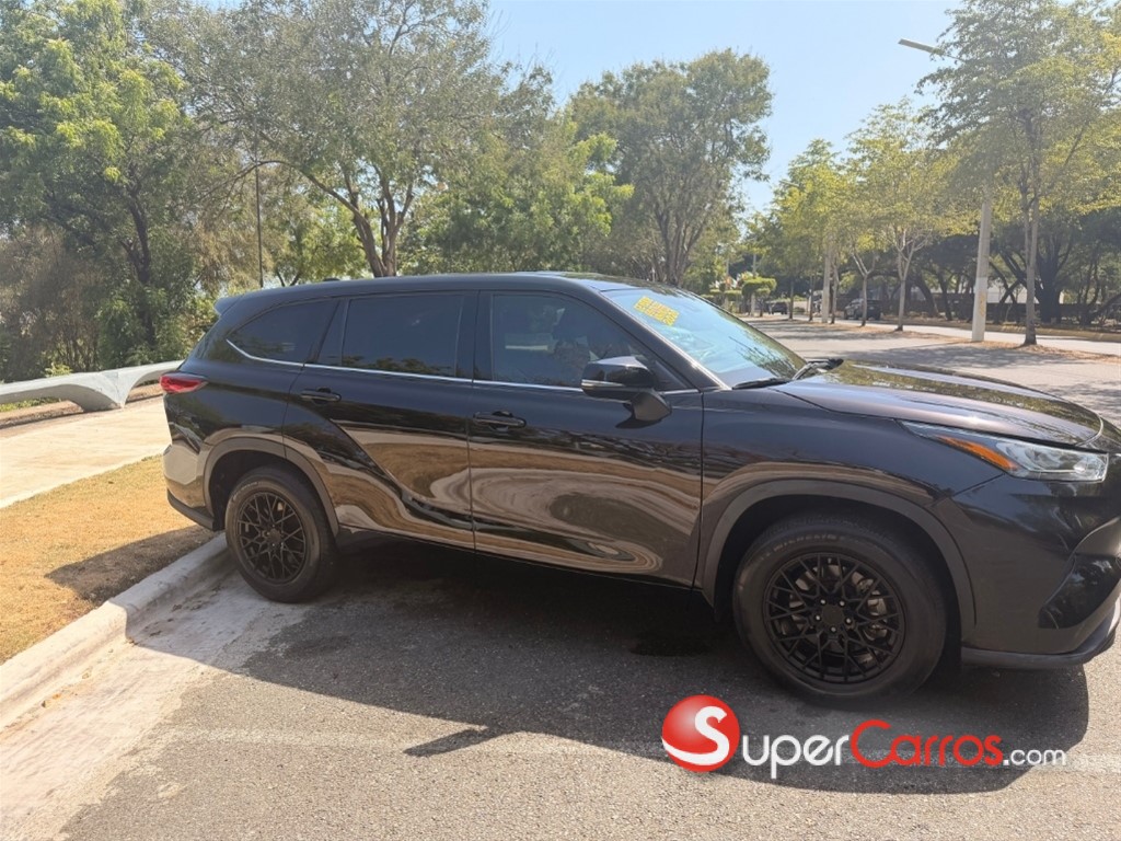 2020 Toyota Highlander L — foto 11 / 12