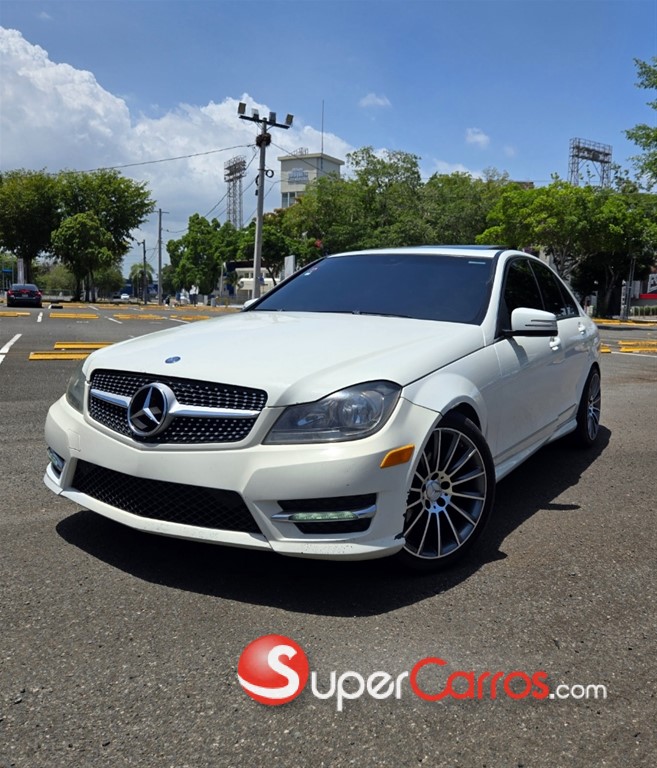 2012 Mercedes-Benz Clase C 300 AMG 4Matic — foto 2 / 11