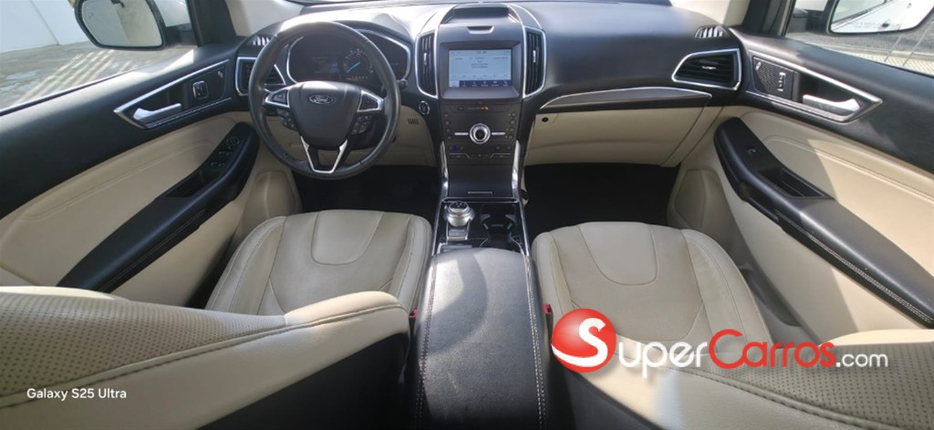 2020 Ford EDGE Titanium — foto 3 / 10