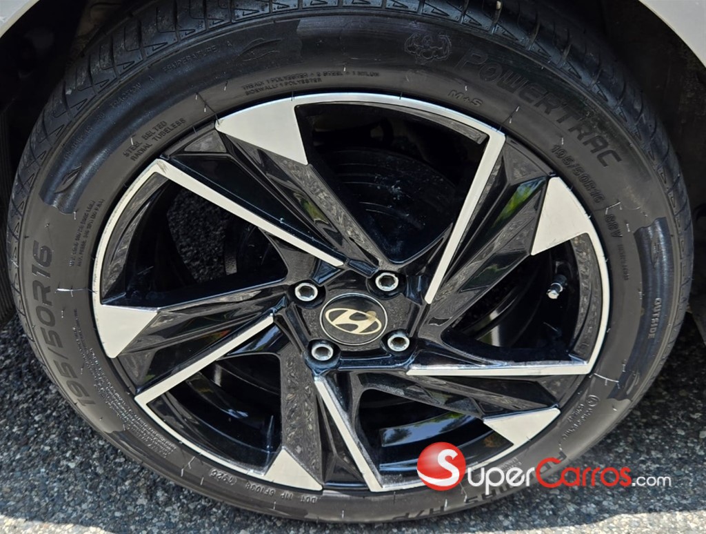 2016 Hyundai Accent SE — foto 12 / 12