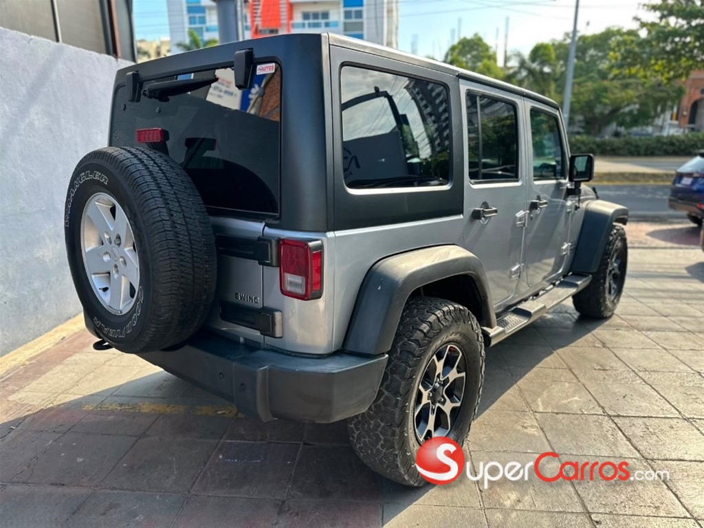 2017 Jeep Wrangler Sahara Unlimited — foto 4 / 10