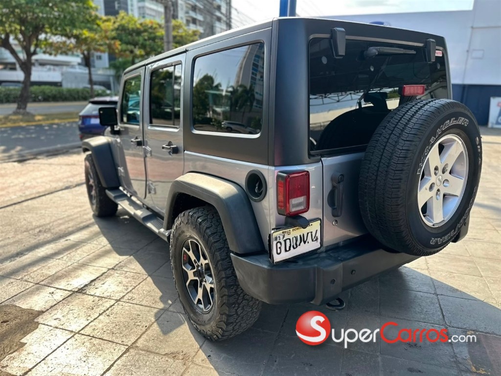 2017 Jeep Wrangler Sahara Unlimited — foto 5 / 10
