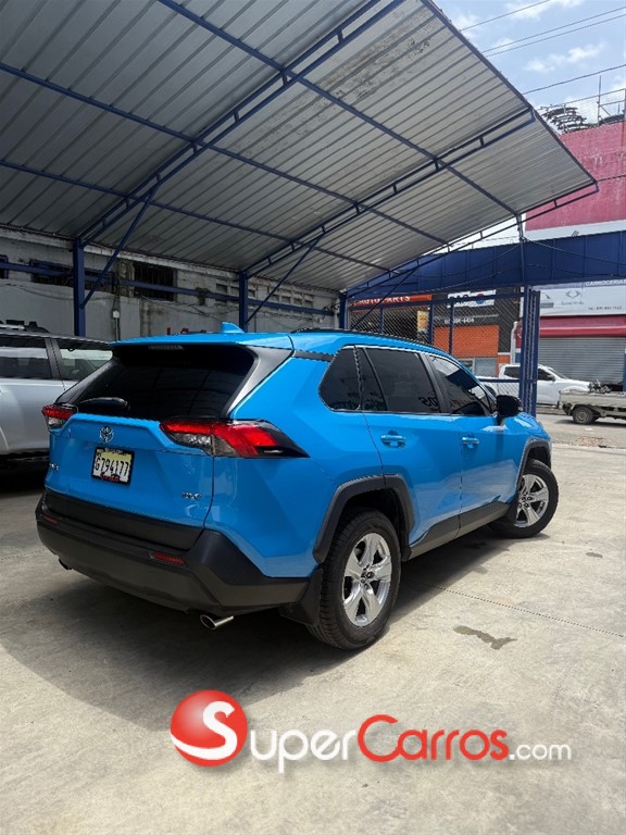 2019 Toyota RAV4 XLE — foto 3 / 10