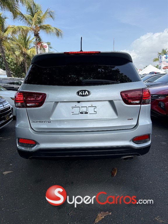 2020 Kia Sorento LX — foto 3 / 5