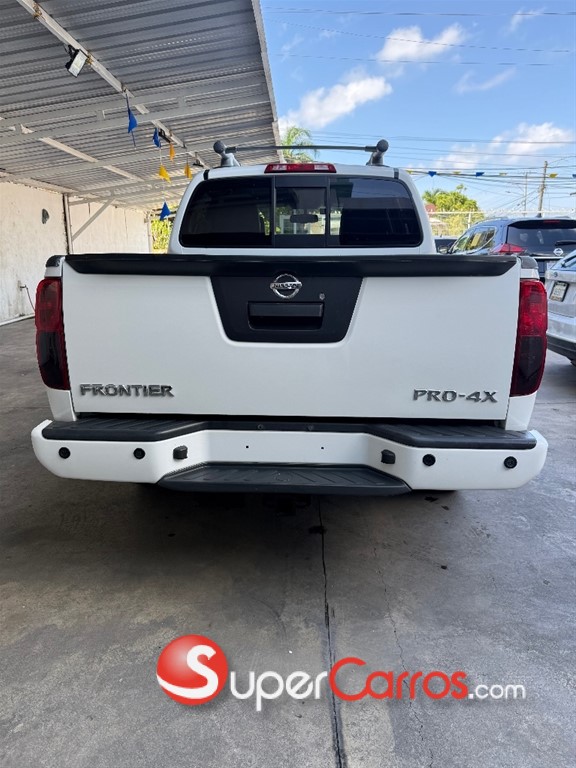 2020 Nissan Frontier Pro-4X — foto 2 / 6