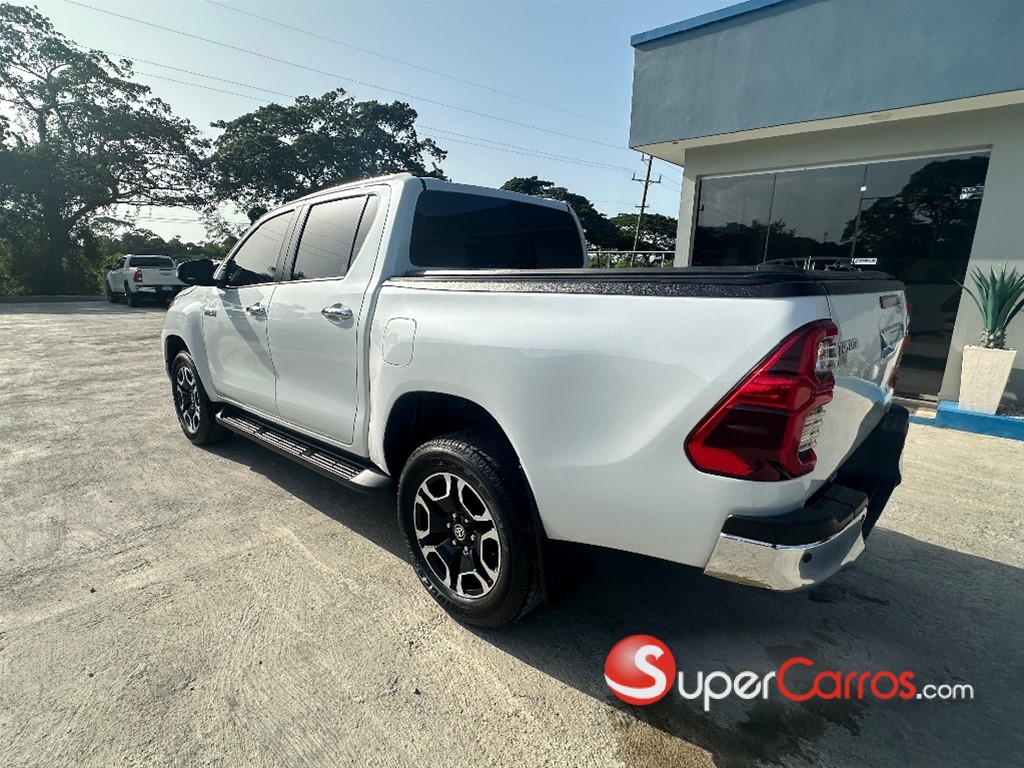 2023 Toyota Hilux Limited TSS — foto 8 / 12