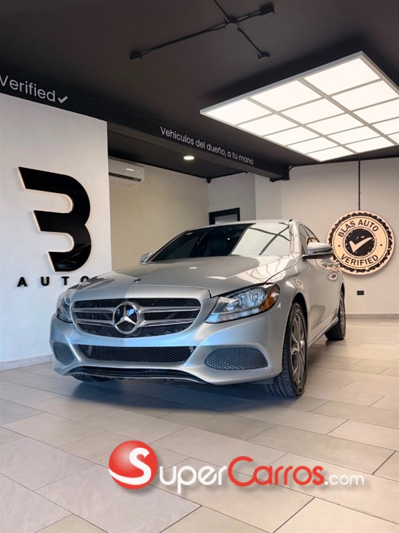2017 Mercedes-Benz Clase C 250 — foto 2 / 9