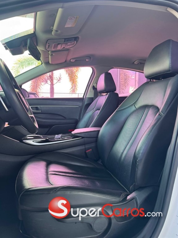 2020 Hyundai Sonata DN8 — foto 7 / 9