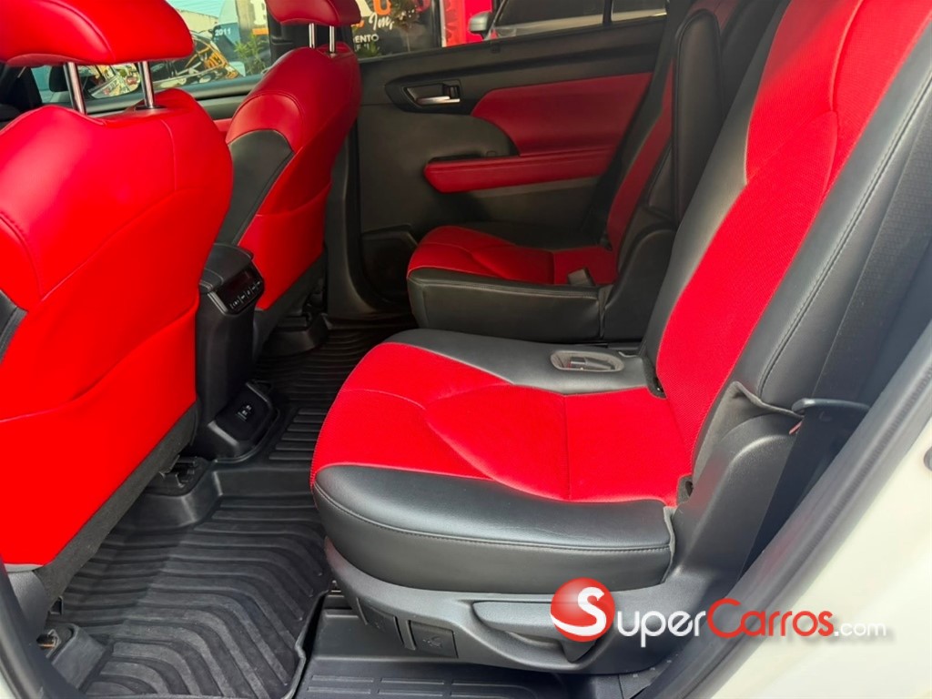 2021 Toyota Highlander XSE — foto 9 / 12