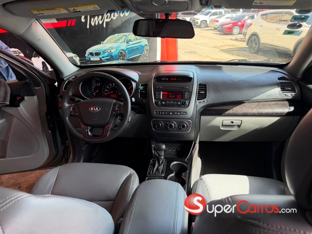 2014 Kia Sorento — foto 6 / 12