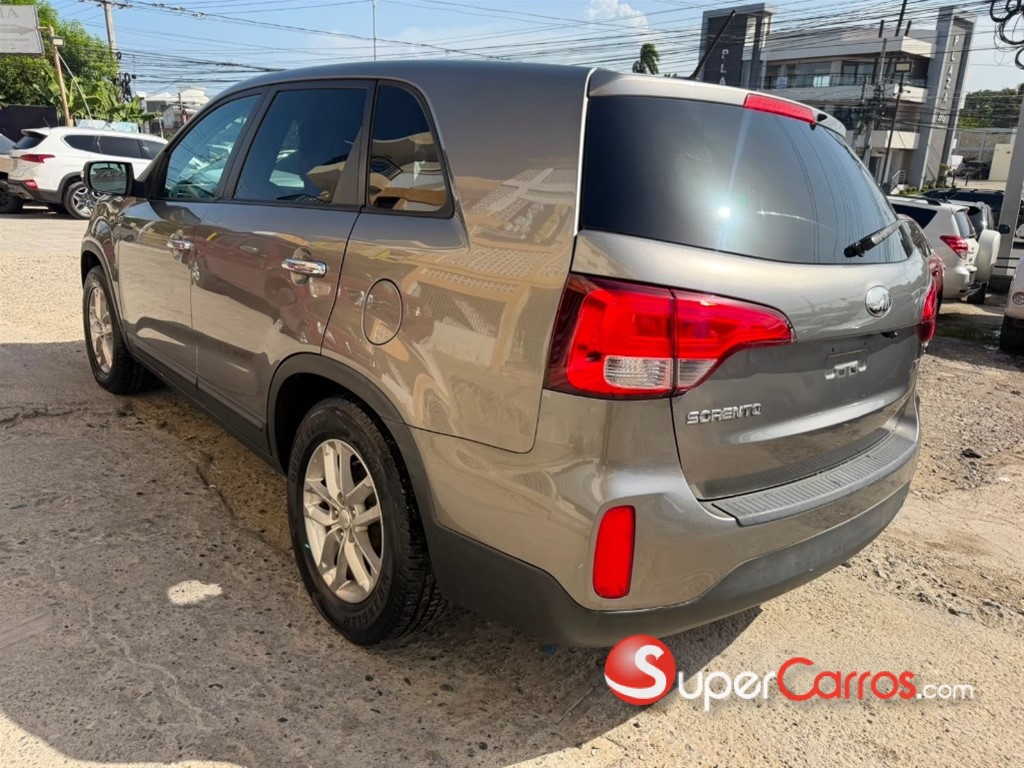 2014 Kia Sorento — foto 8 / 12
