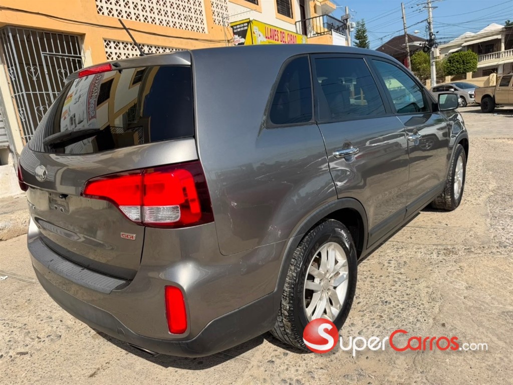 2014 Kia Sorento — foto 9 / 12
