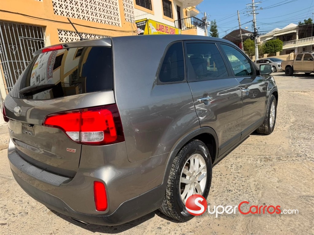 2014 Kia Sorento — foto 10 / 12