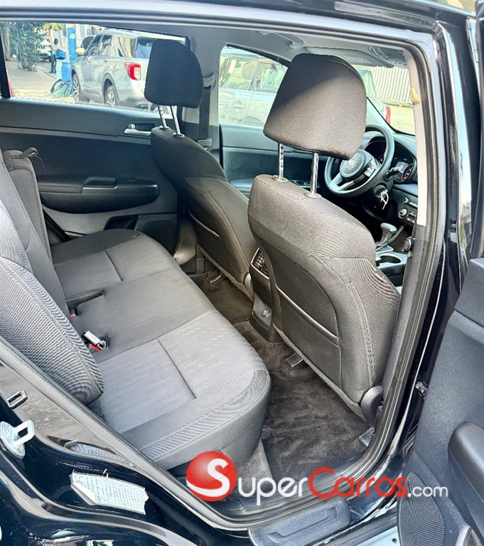 2021 Kia Sportage LX — foto 9 / 11