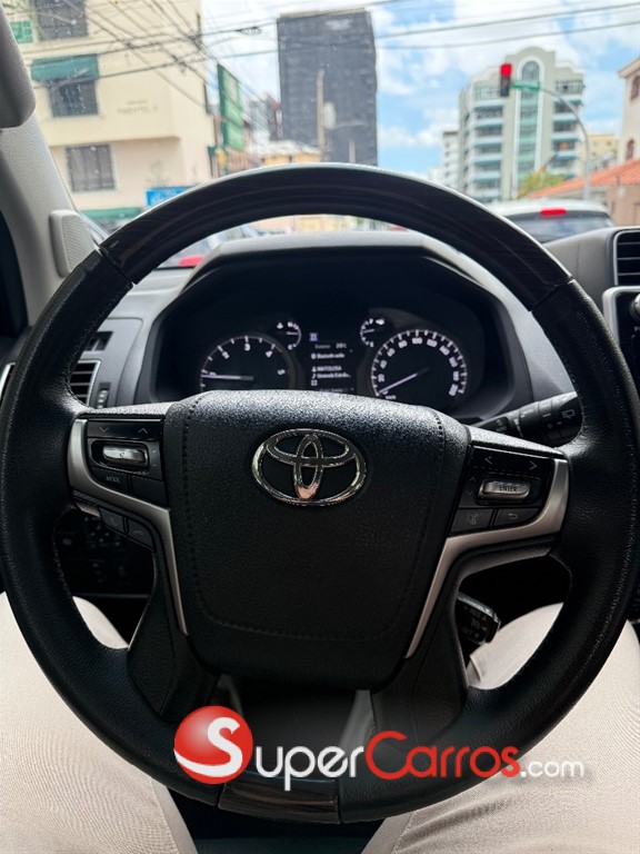 2018 Toyota Land Cruiser Prado VXL — foto 9 / 9