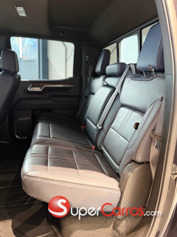 2023 Chevrolet Silverado High Country Duramax — foto 7 / 11