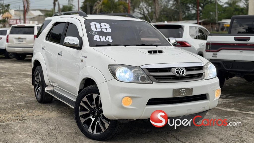 2008 Toyota Fortuner — foto 3 / 10