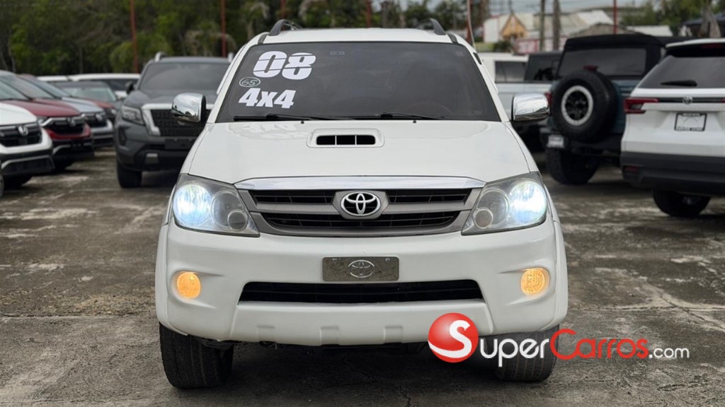2008 Toyota Fortuner — foto 4 / 10