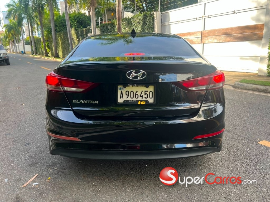 2017 Hyundai Elantra SE — foto 4 / 10