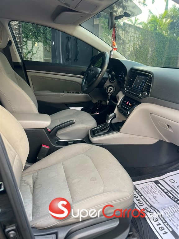 2017 Hyundai Elantra SE — foto 7 / 10