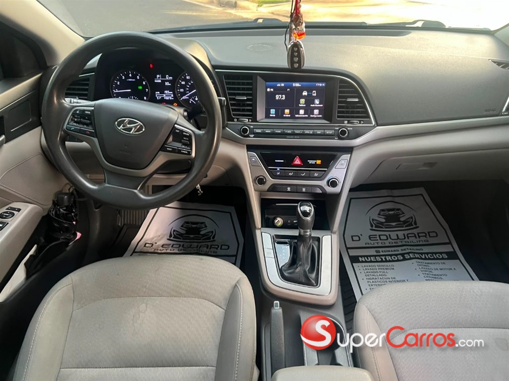 2017 Hyundai Elantra SE — foto 8 / 10