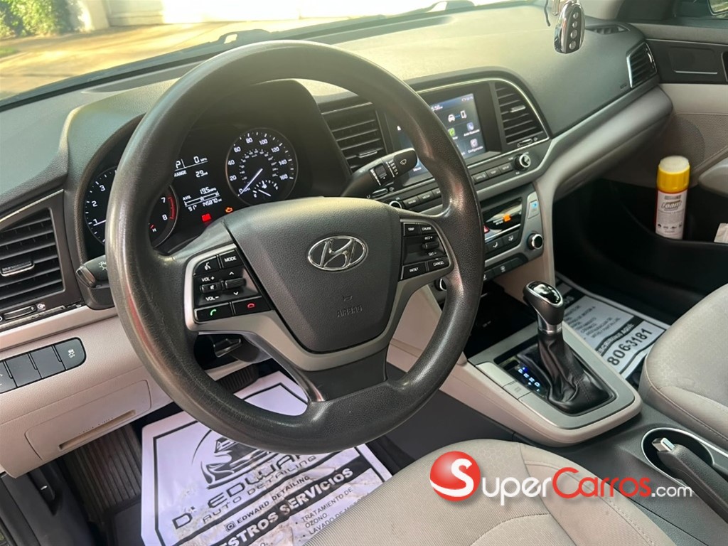 2017 Hyundai Elantra SE — foto 9 / 10