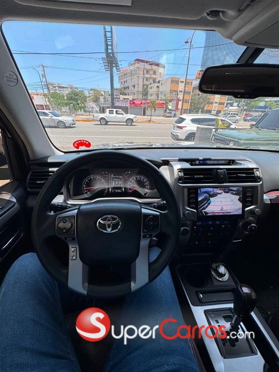 2020 Toyota 4 Runner Limited — foto 7 / 11