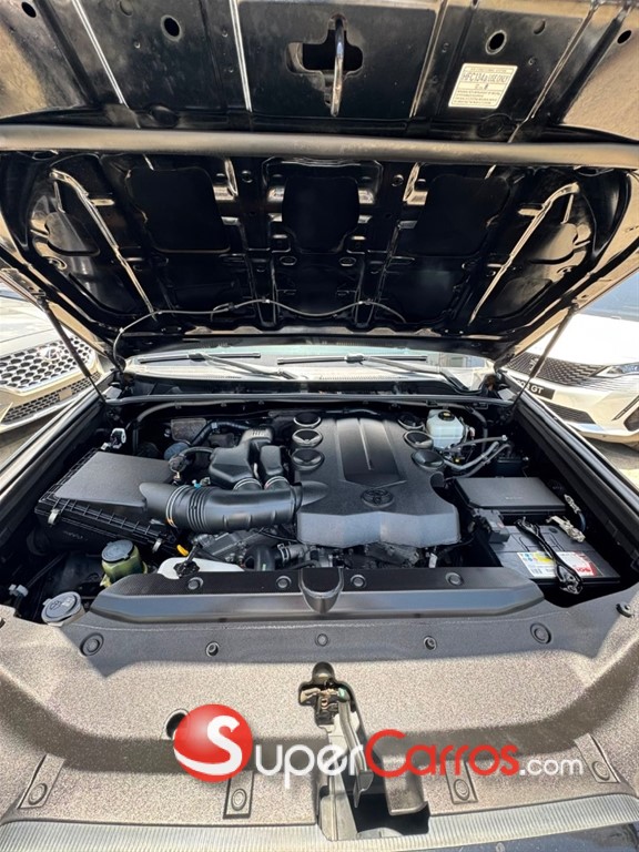 2020 Toyota 4 Runner Limited — foto 8 / 11