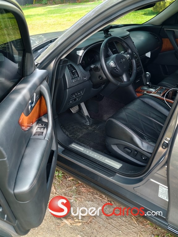 2015 Infiniti QX-70 — foto 7 / 10