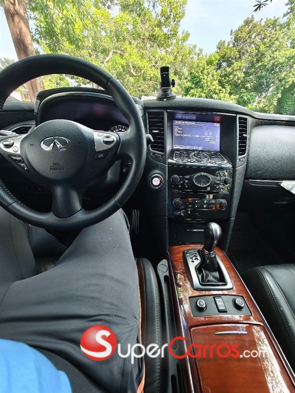 2015 Infiniti QX-70 — foto 10 / 10