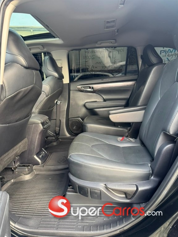 2021 Toyota Highlander Limited — foto 8 / 12