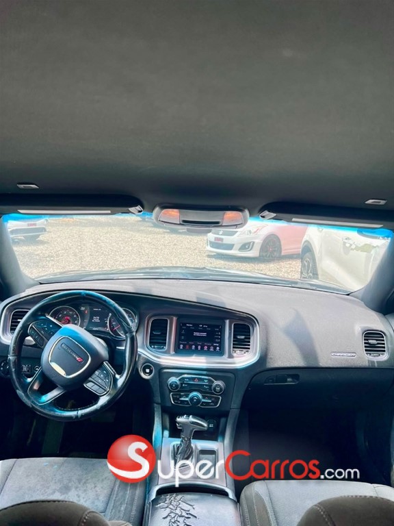 2020 Dodge Charger — foto 5 / 10