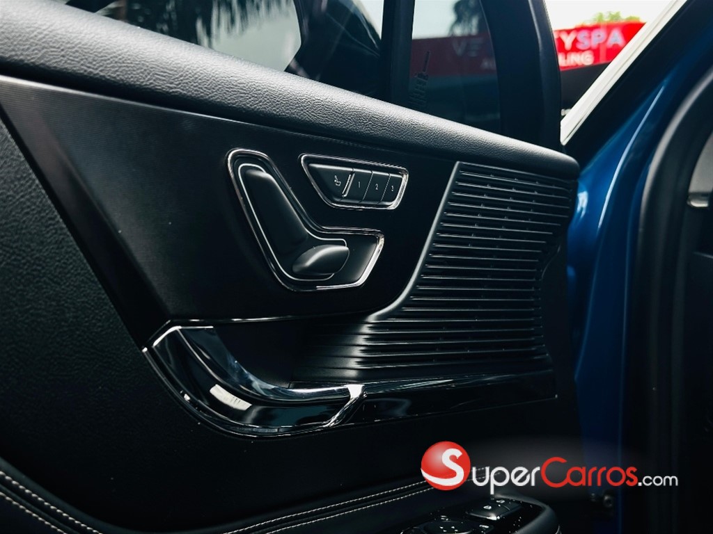 2021 Lincoln Corsair — foto 9 / 12