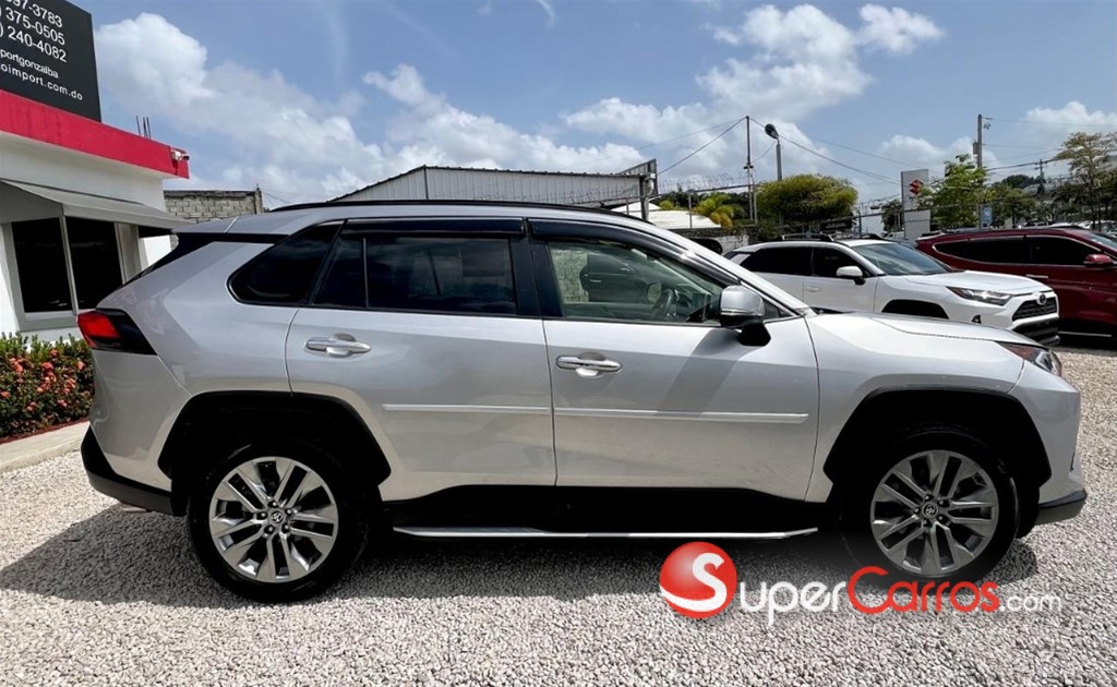 2020 Toyota RAV4 Limited — foto 4 / 9
