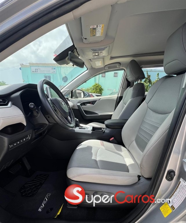 2020 Toyota RAV4 Limited — foto 9 / 9