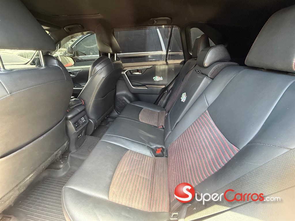 2021 Toyota RAV4 XSE Hybrid Sport — foto 4 / 5