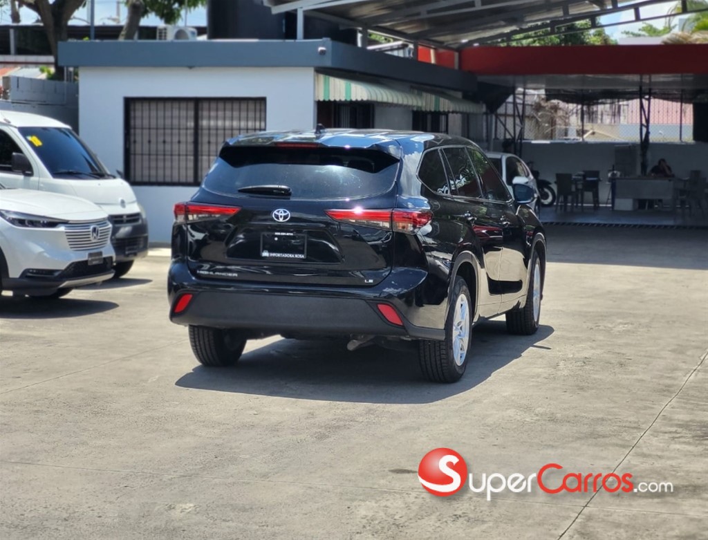 2020 Toyota Highlander LE Plus — foto 5 / 11