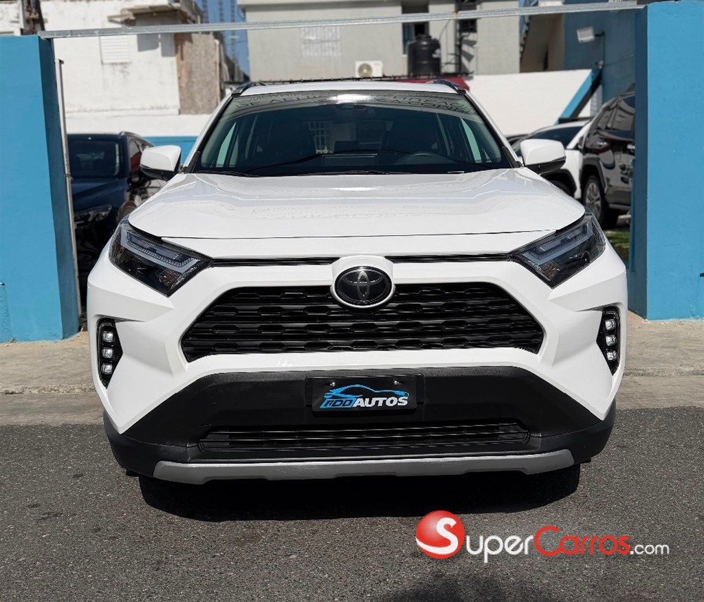 2023 Toyota RAV4 XLE Premium — foto 2 / 9