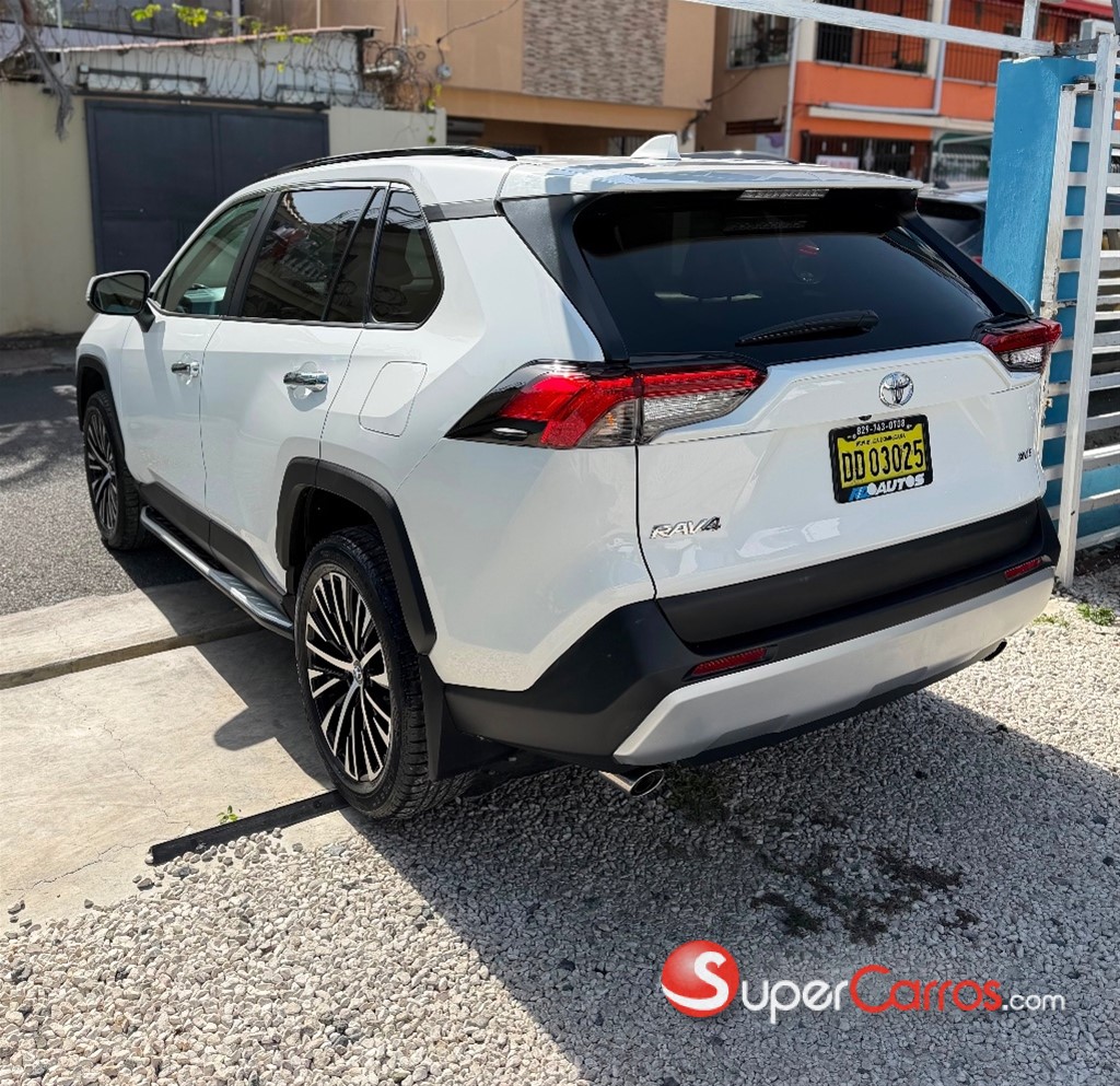 2023 Toyota RAV4 XLE Premium — foto 4 / 9