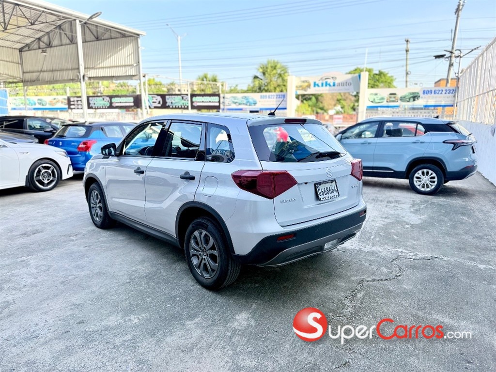 2023 Suzuki Vitara GL — foto 4 / 12