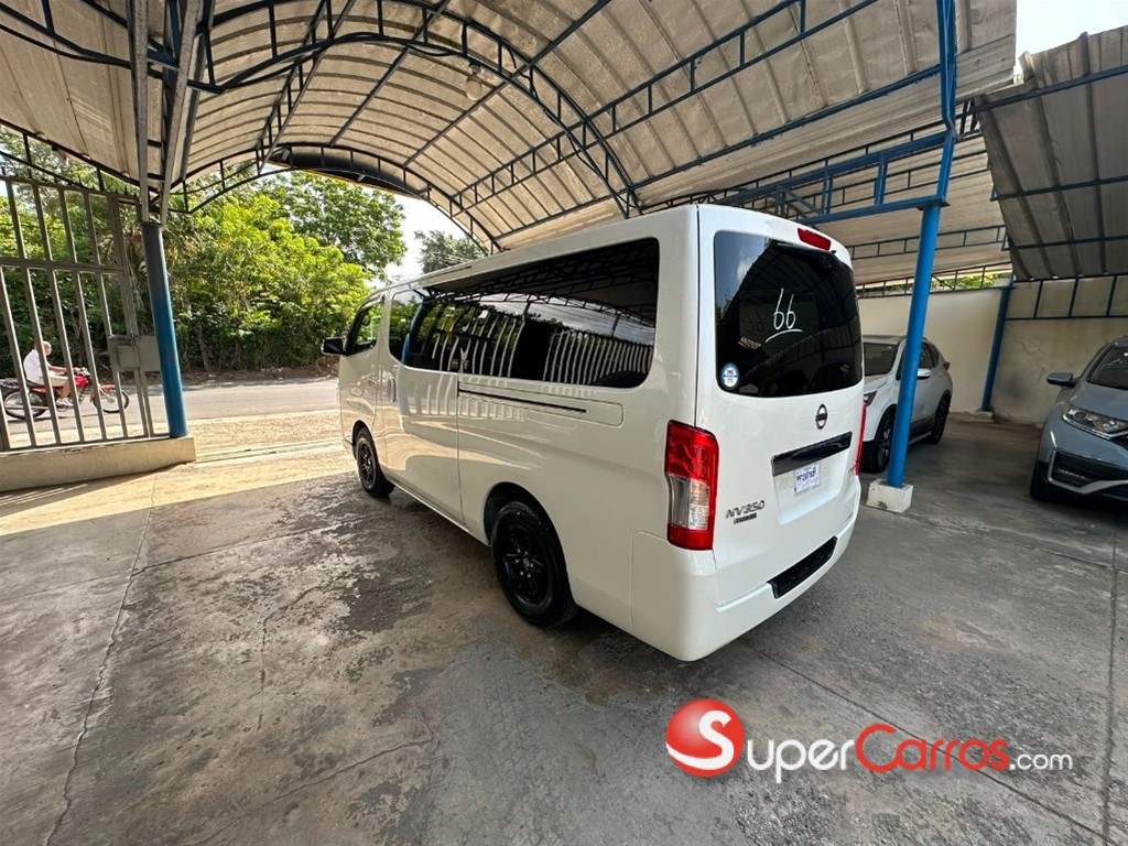 2020 Nissan Caravan — foto 2 / 11