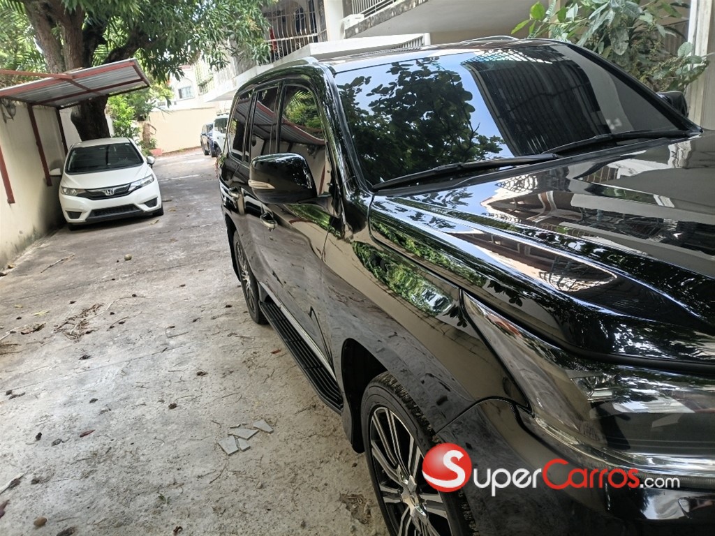 2020 Lexus LX 570 — foto 4 / 10