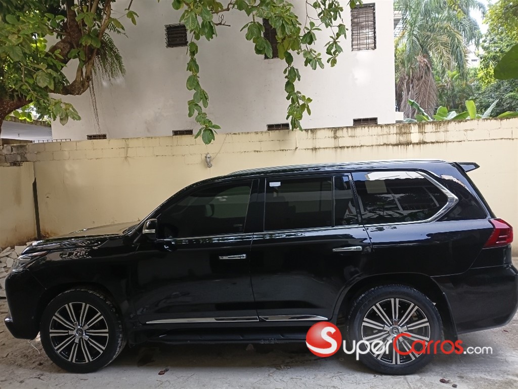 2020 Lexus LX 570 — foto 5 / 10
