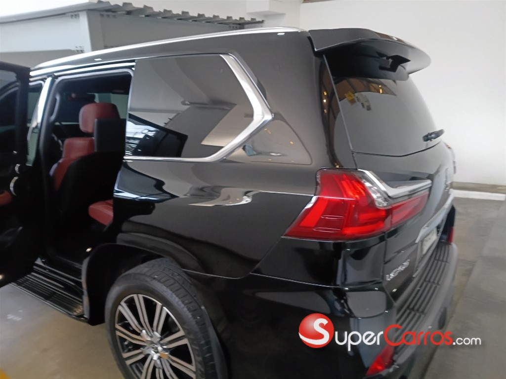 2020 Lexus LX 570 — foto 8 / 10