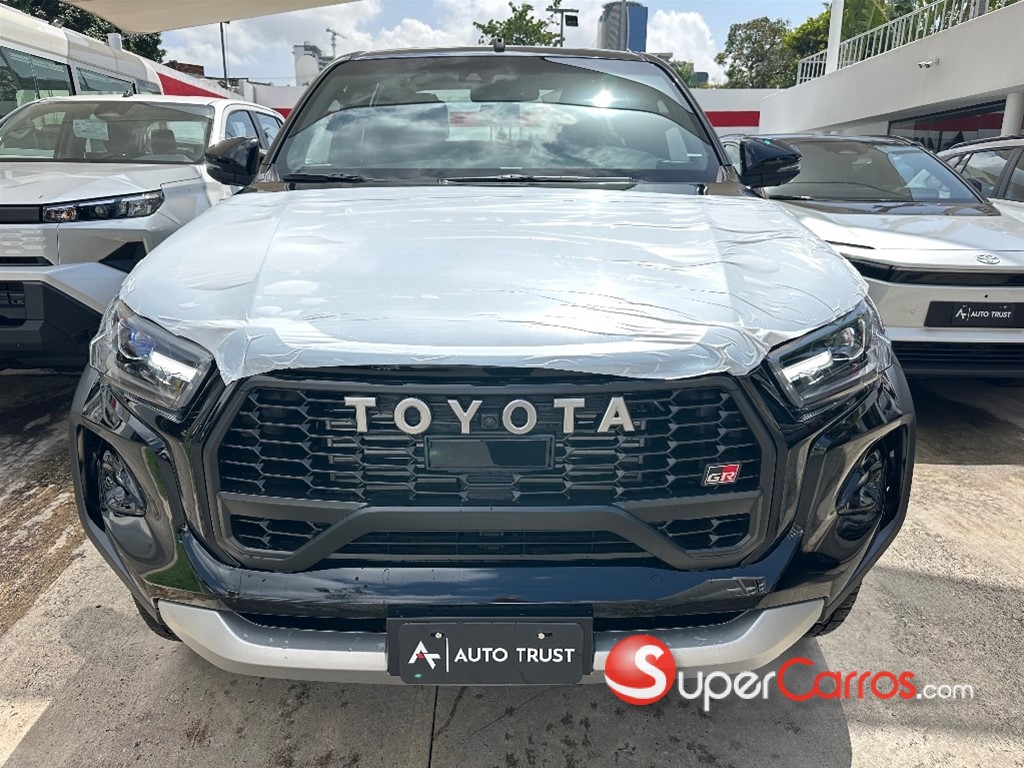2027 Toyota Hilux GR Sport — foto 2 / 9