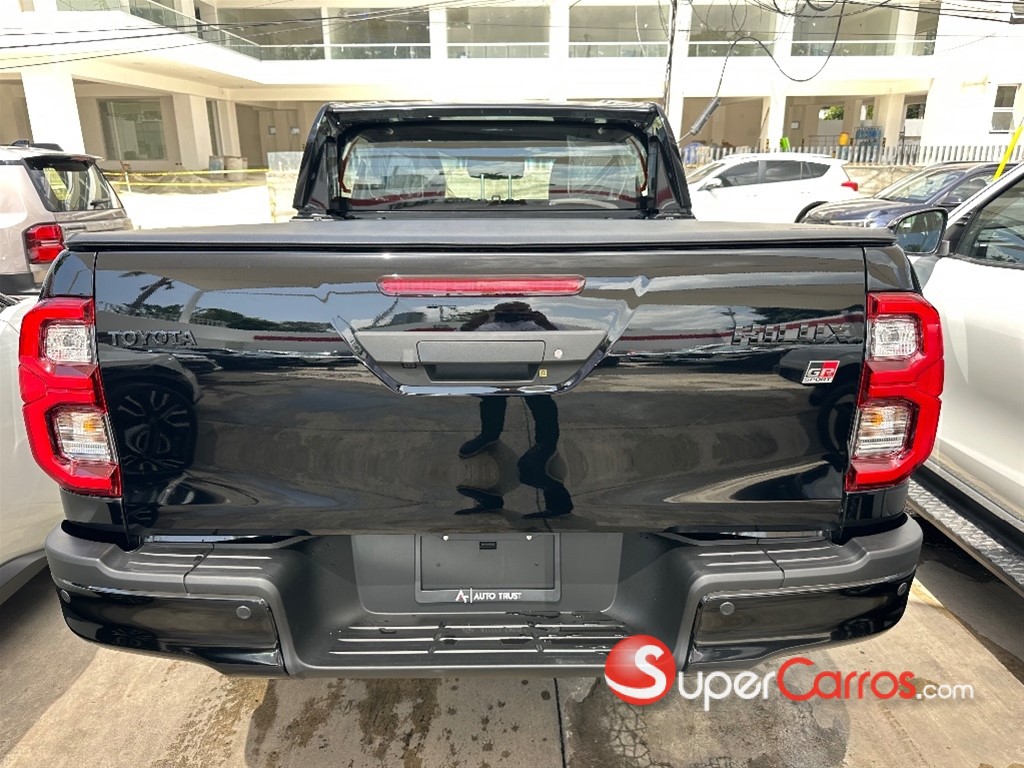 2027 Toyota Hilux GR Sport — foto 5 / 9