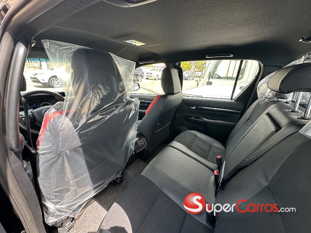 2027 Toyota Hilux GR Sport — foto 7 / 9